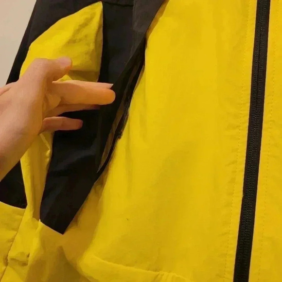 The North Face Peril Wind jacket in yellow black colorblock windbreaker XS - Picture 7 of 10